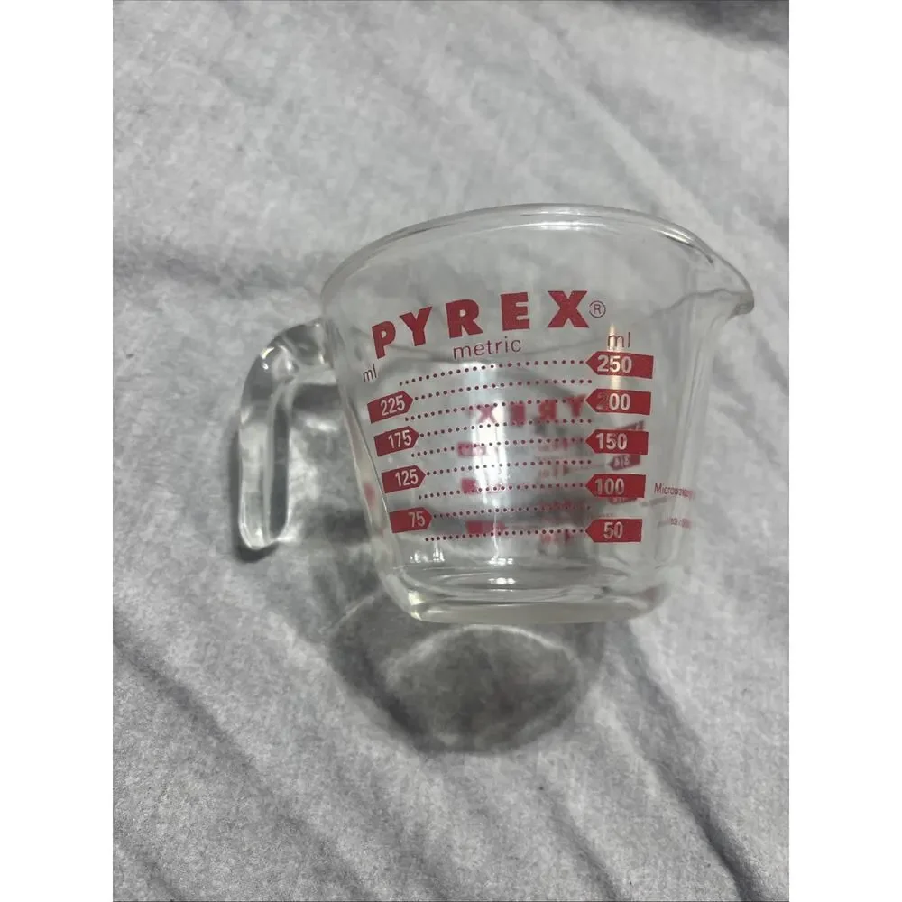 Pyrex Measuring Cup 8 Oz. 250 mL, Clear Glass w/Red Letters